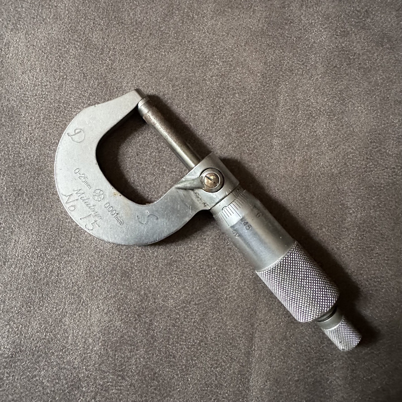 VINTAGE MITUTOYO 0-25MM 0.01MM OUTSIDE MICROMETER MADE IN JAPAN 1384980