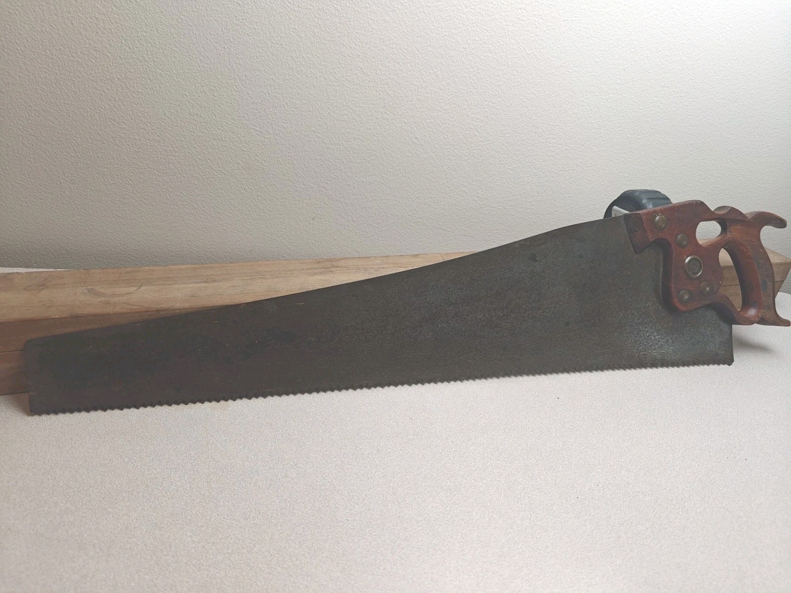 1896 1917 Vtg Disston USA D 8 Skewback 26” 5 1/2 point Handsaw Thumb Hole Nice