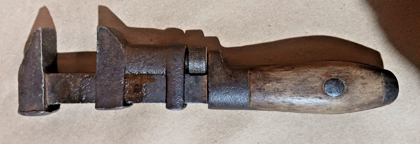Vintage Antique Coes Wrench Co. Worchester Mass 9″ Monkey Wrench Wood Handle