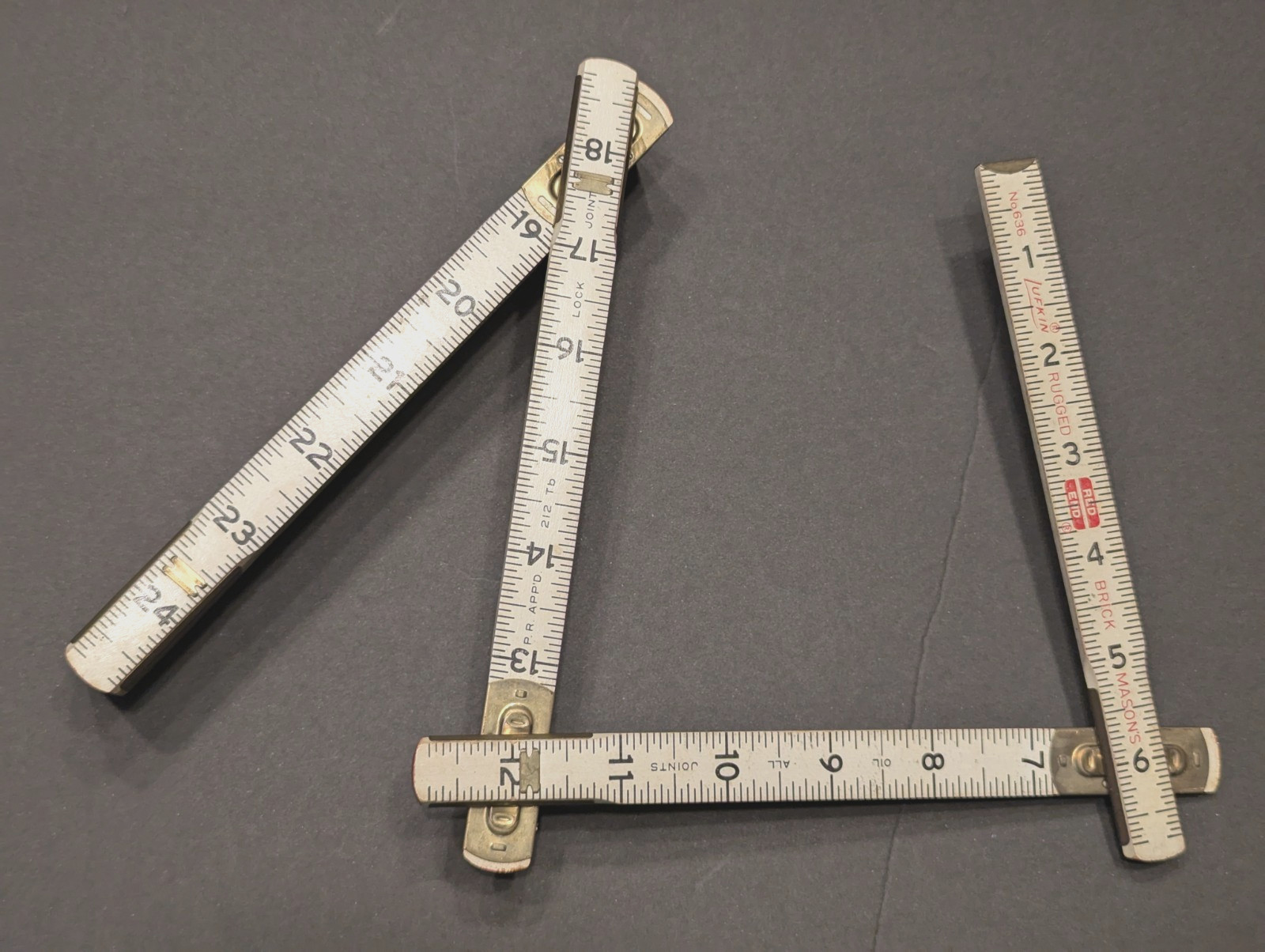 1960s LUFKIN NO 636 Rugged RED END BRICK MASON Wooden Foldable Ruler 72″