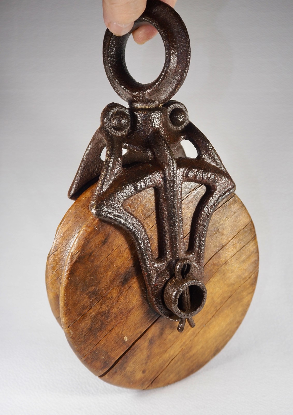 Vintage Antique Cast Iron & Wood Barn Pulley – 6″ Diameter pulley