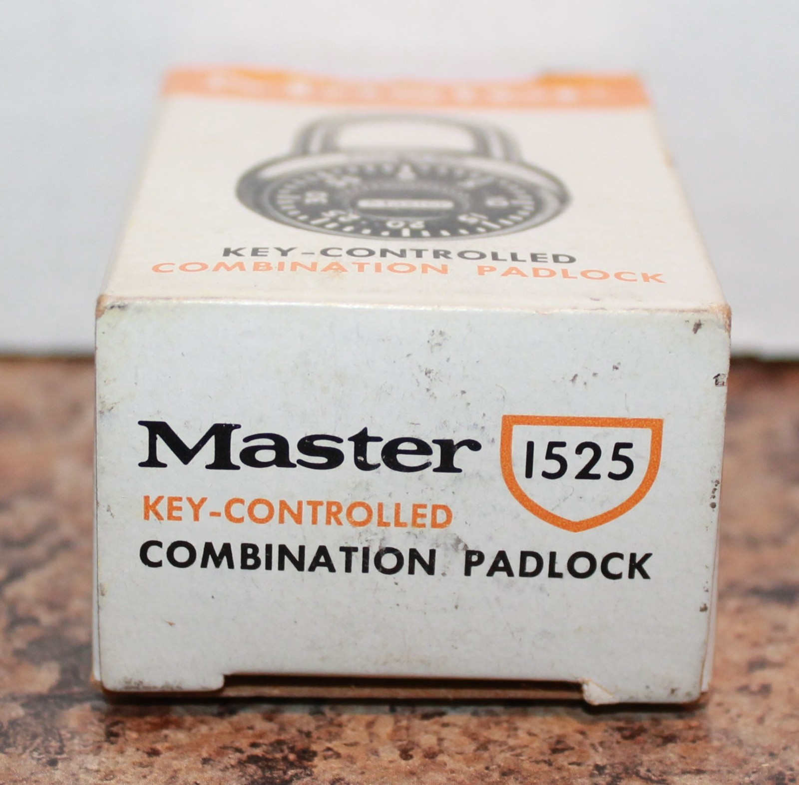 Vintage Master Lock Co. Combination Padlock 1525 Original Box