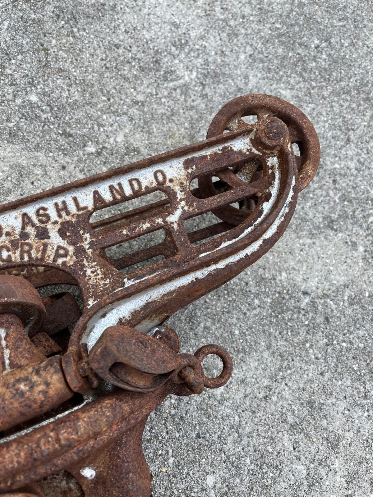 RARE Antique F.E. Myers Sure Grip Cast Iron Farm Hay Trolley Barn Equipment