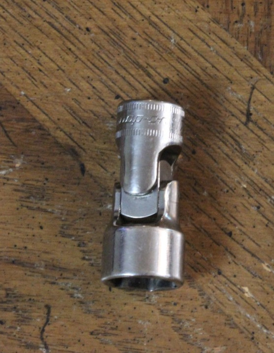 Snap On Tools 3/8″ Drive 17mm Shallow Universal Swivel Socket 6 Point FSUM17A