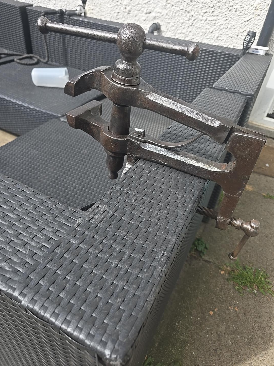 Antique Portable Blacksmith’s Clamp-On Bench Vice 4” Jaws Spring Return c1900
