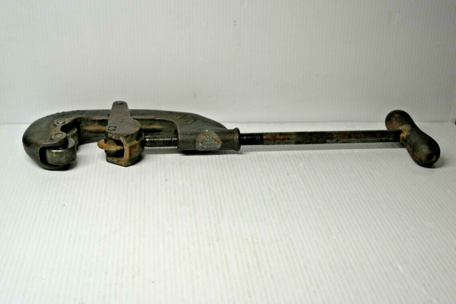 Vintage Nye Pipe Cutter Universal No 2 “one wheel or three” capcty 1/8 -2″ c pic