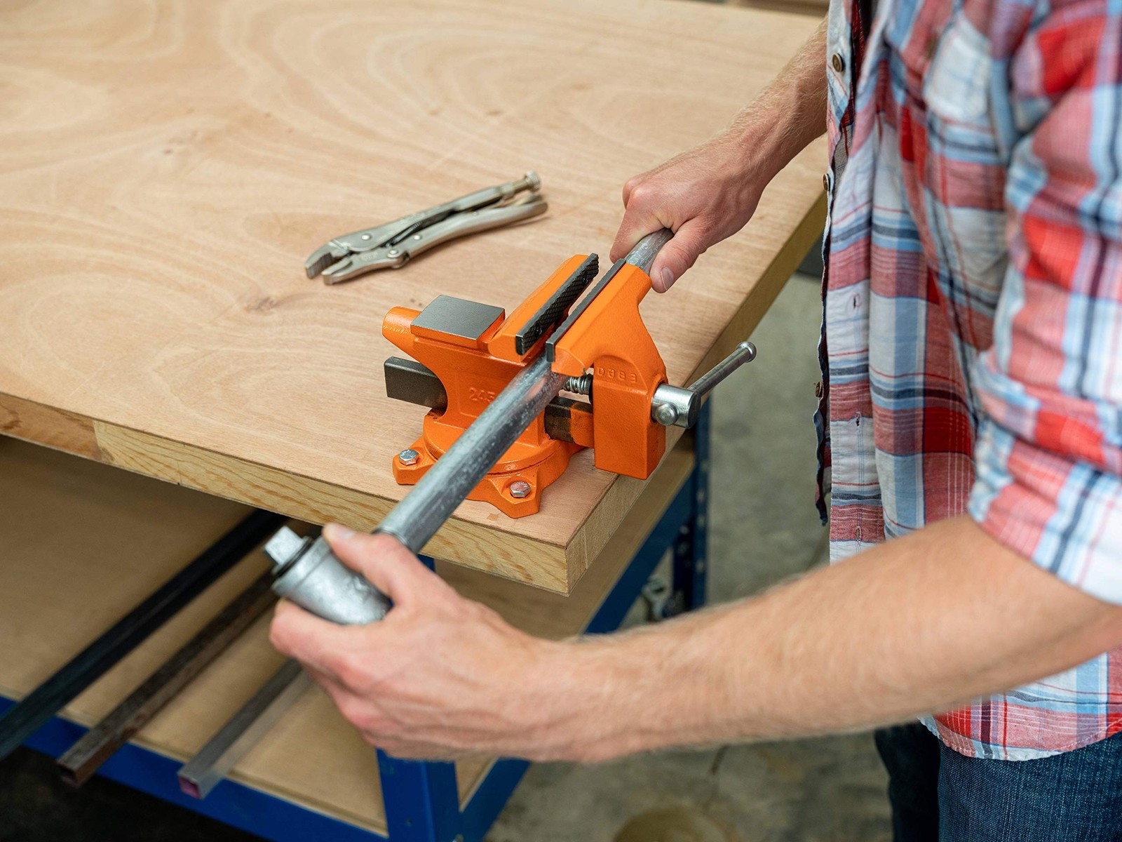 Pony Tools 24545 4-1/2in. Light Duty Bench Vise with Swivel Base, Orange