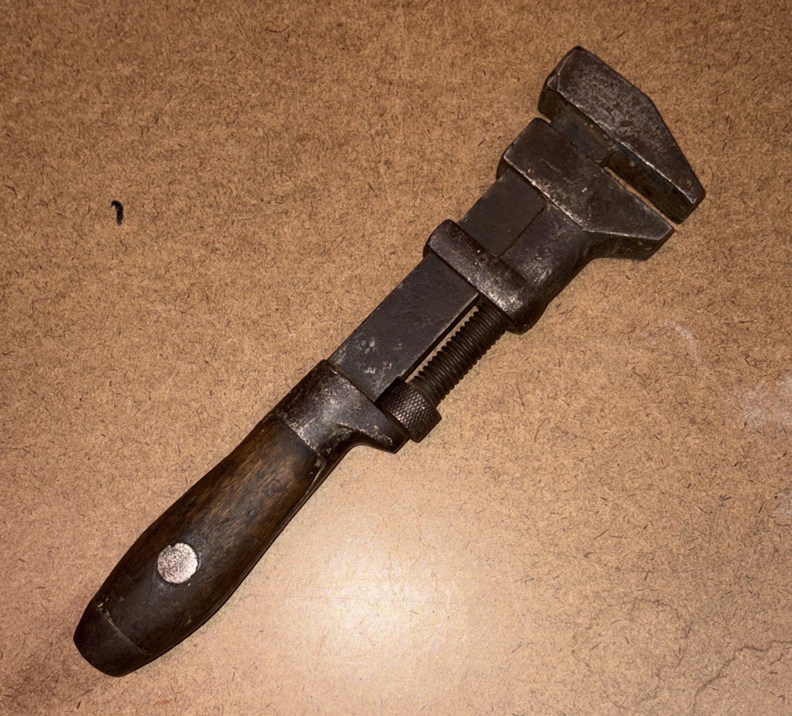 Vintage Coes 10″ MFD. Under L Coes PAT Adjustable Monkey Wrench Worchester Mass