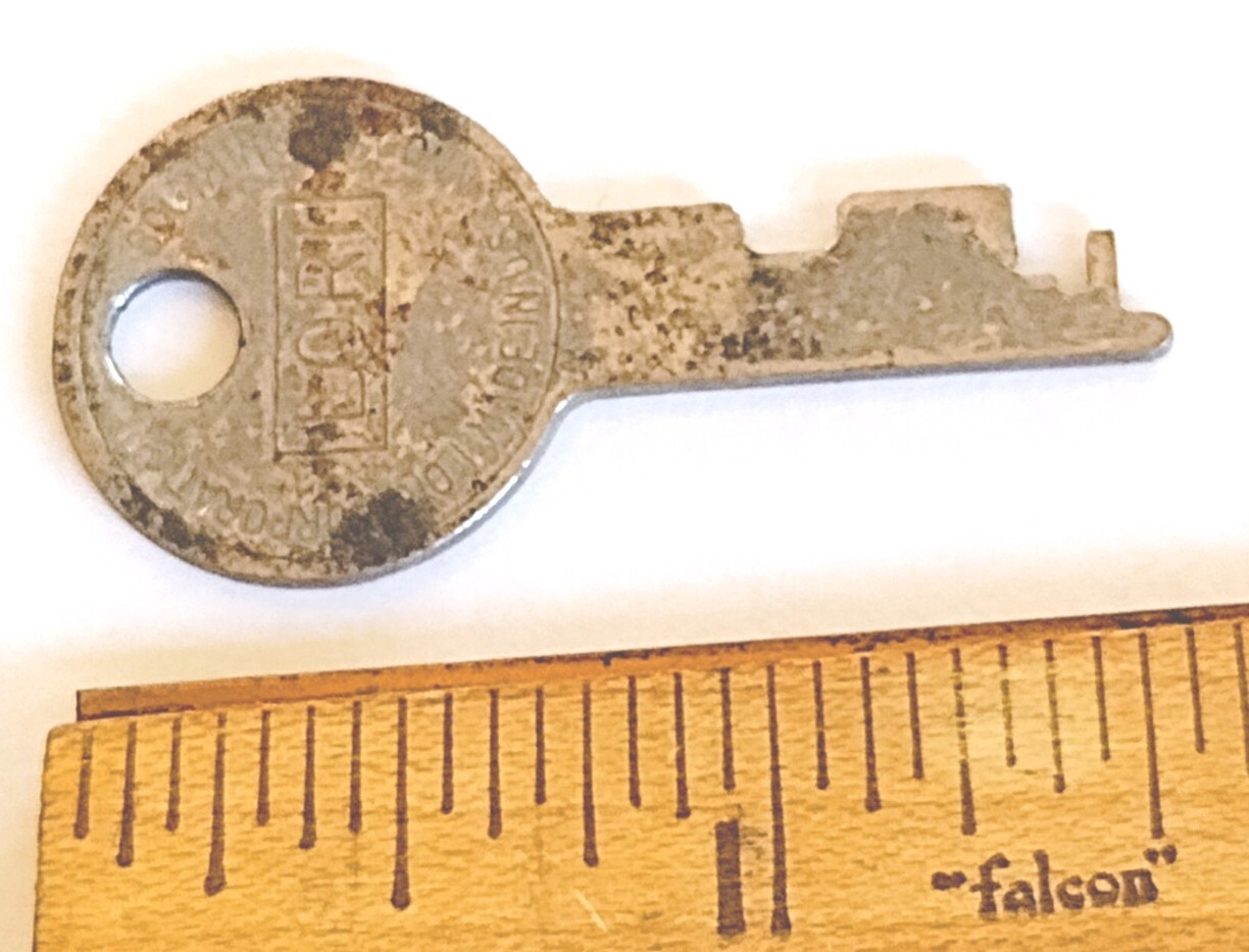 Vintage Key LORI LOR 56 Southington Conn Appx 1-5/8″ Replacement Locks