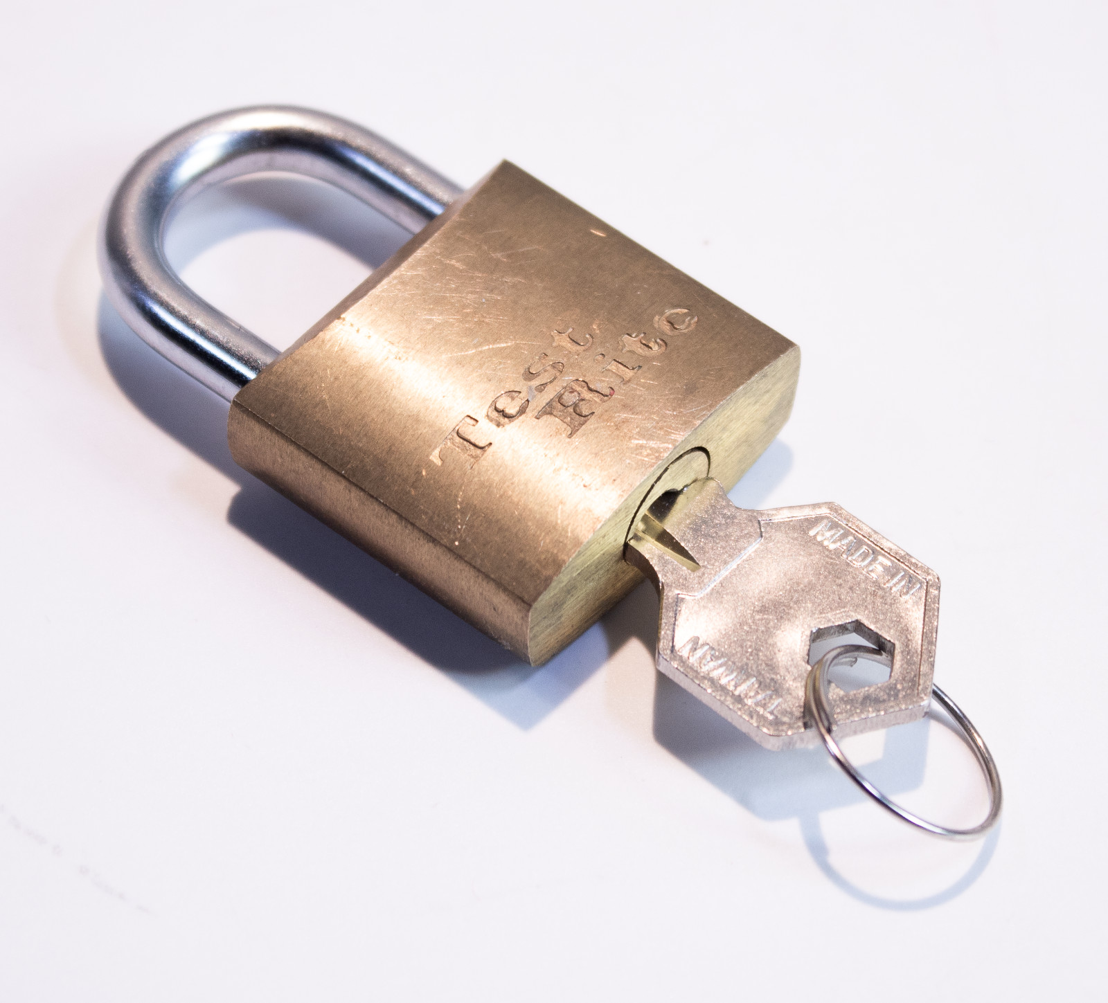 Vintage test rite small lock and keys