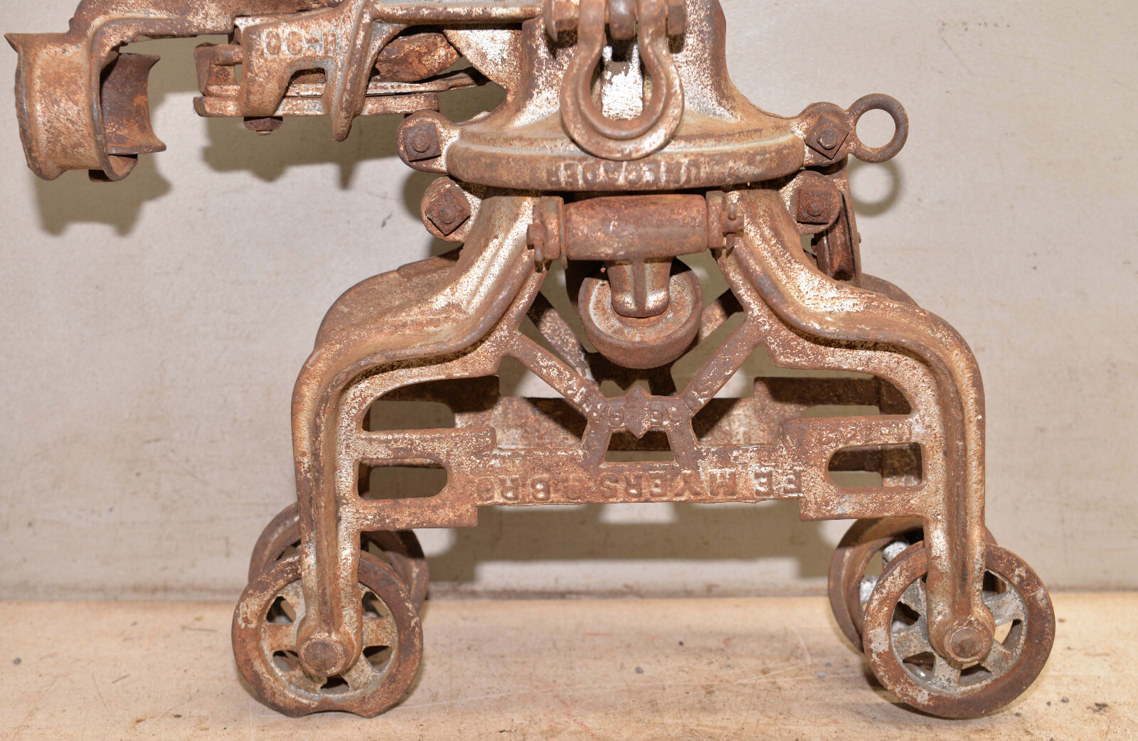 F. E. Myers hay Suregrip vintage farm collectible barn trolley tool lamp H3