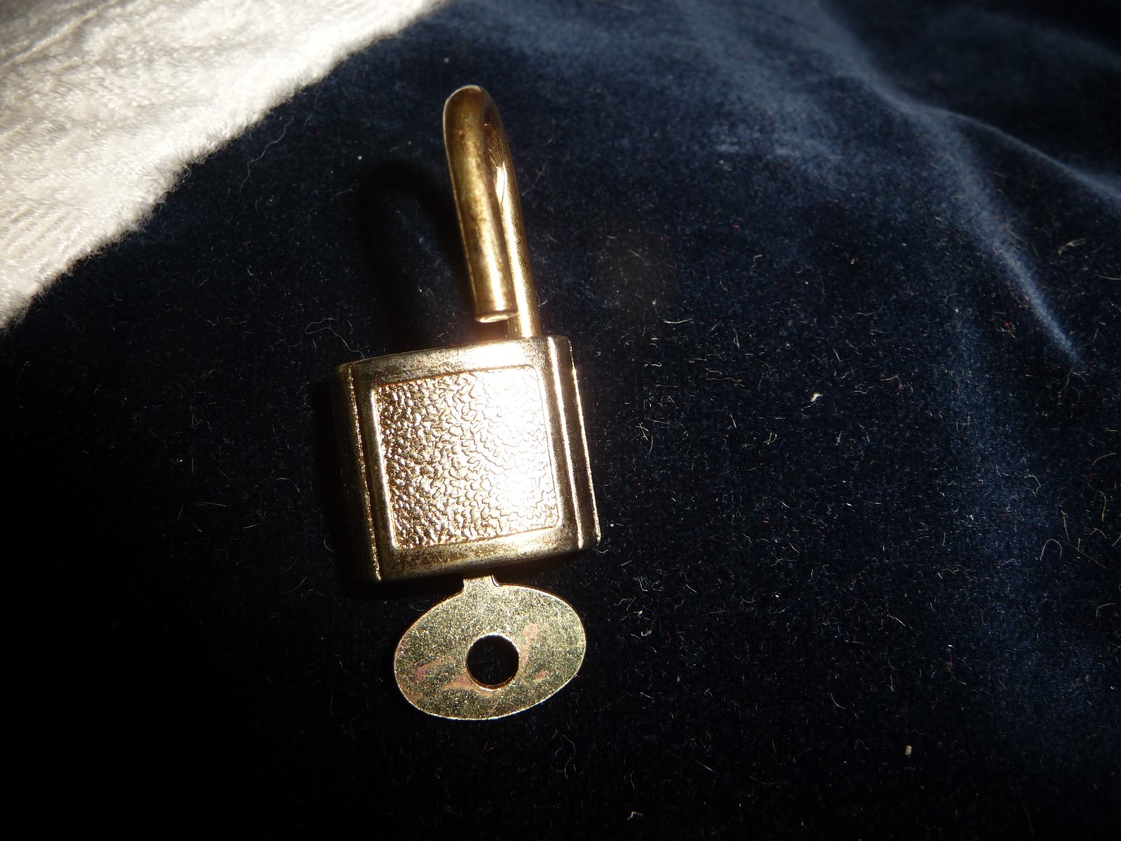 #10/9C vtg miniature Lock & Key Works