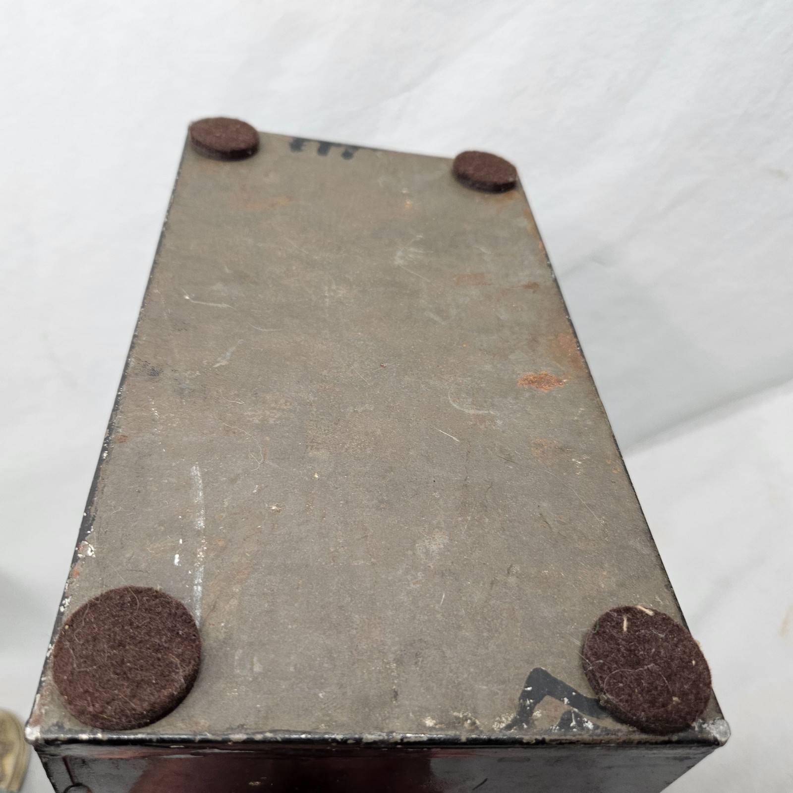 Rare 1800’s Parrott Varnish Co Bridgeport CT Tin Brush Box & Varnish Container