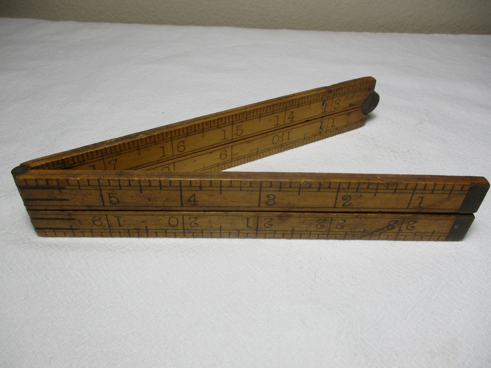 ANTIQUE UPSON NUT Co. No. 68 BRASS BOUND FOLDING RULE 24″