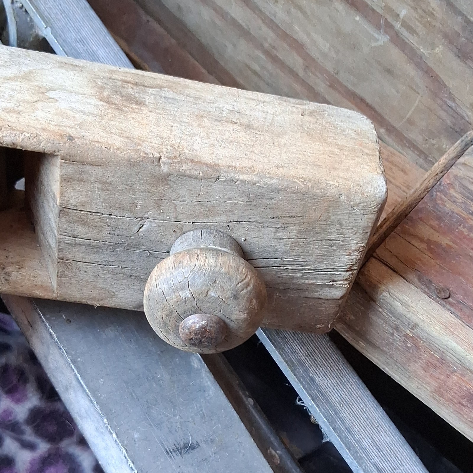 Vintage Original Wooden Woodworking Hand Plane w/ Metal Blade Rear Tote Knob