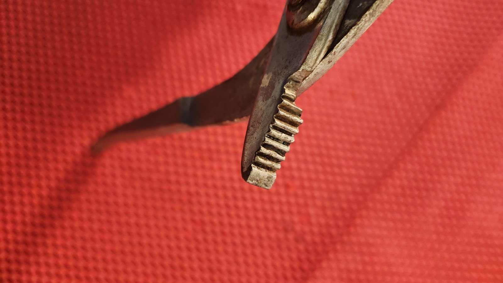 VINTAGE VLCHEK 7 POSITION TONGUE AND GROOVE PLIERS, 9 1/2″ LONG, MADE IN THE U.S