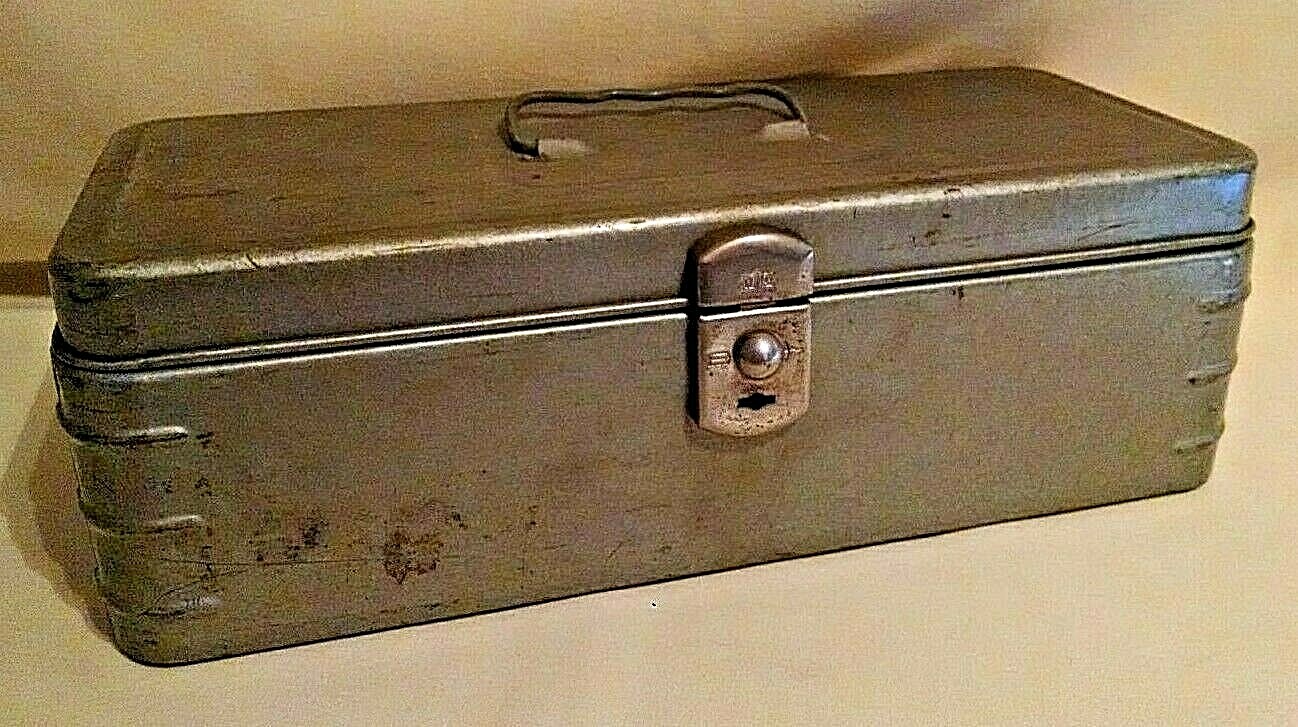 Tackle Box Climax Metal Vintage Arrow Tool Storage Money Hinged Lock Handle.