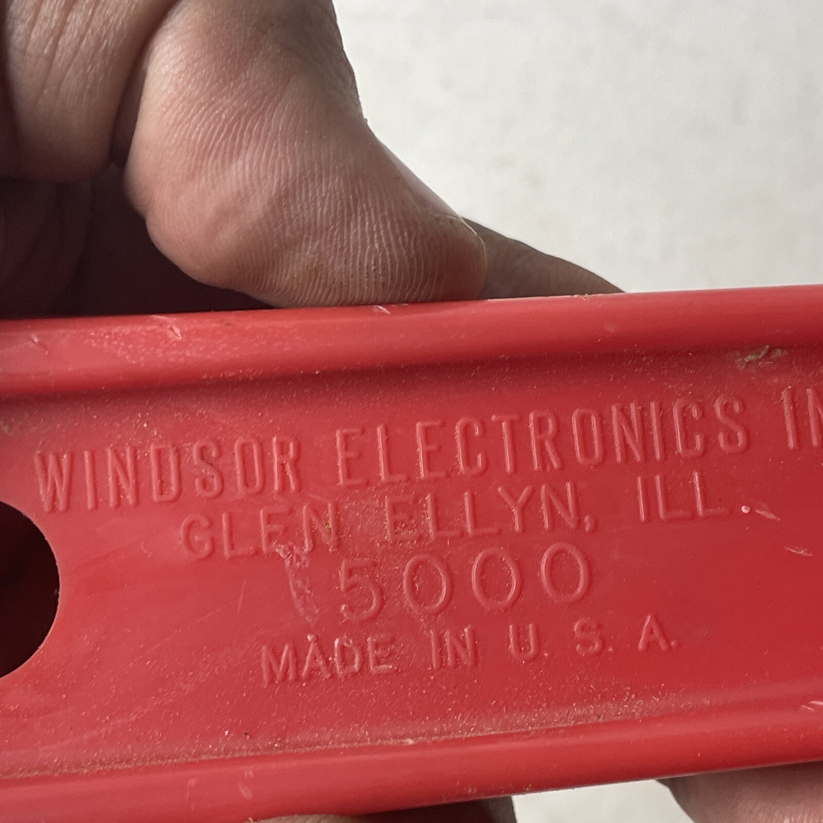 VINTAGE WINDSOR ELECTRONICS VOLTMETER GAUGE PRONG BATTERY TESTER (t12)