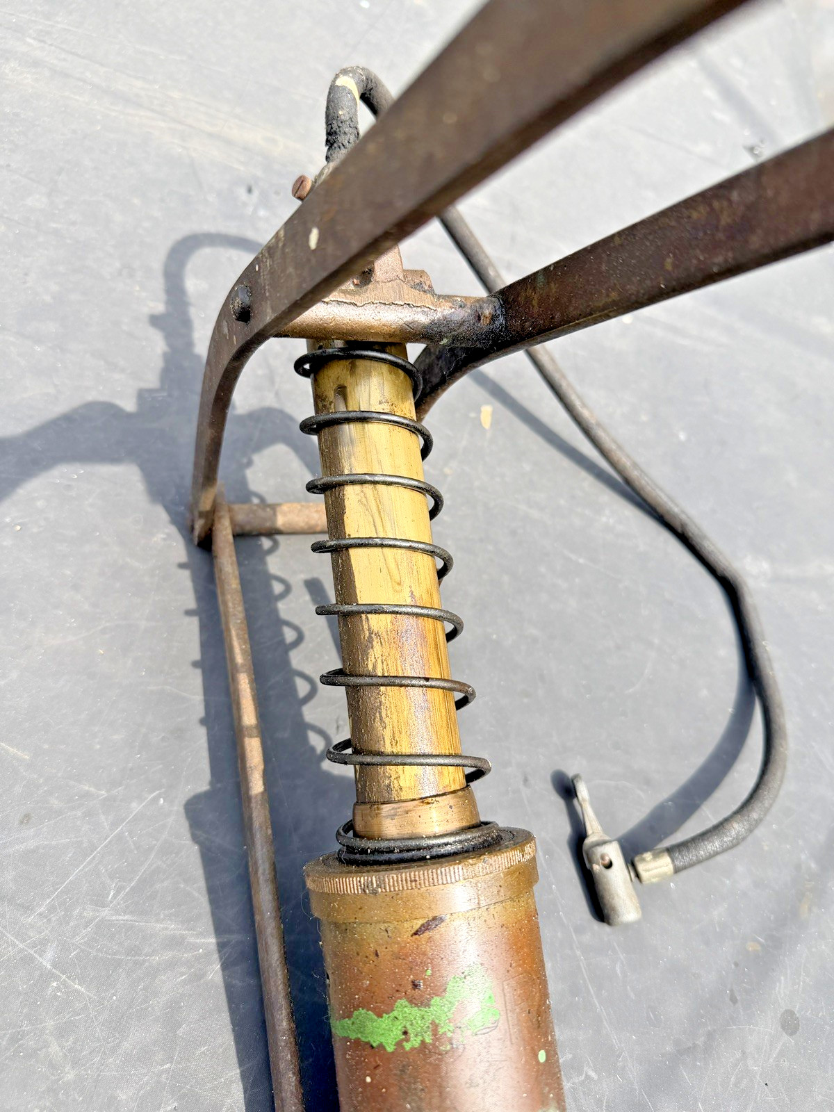 Vintage Automobilia Brass Kismet Lorry Foot Pump – works ** LOOK GREAT PROJECT *
