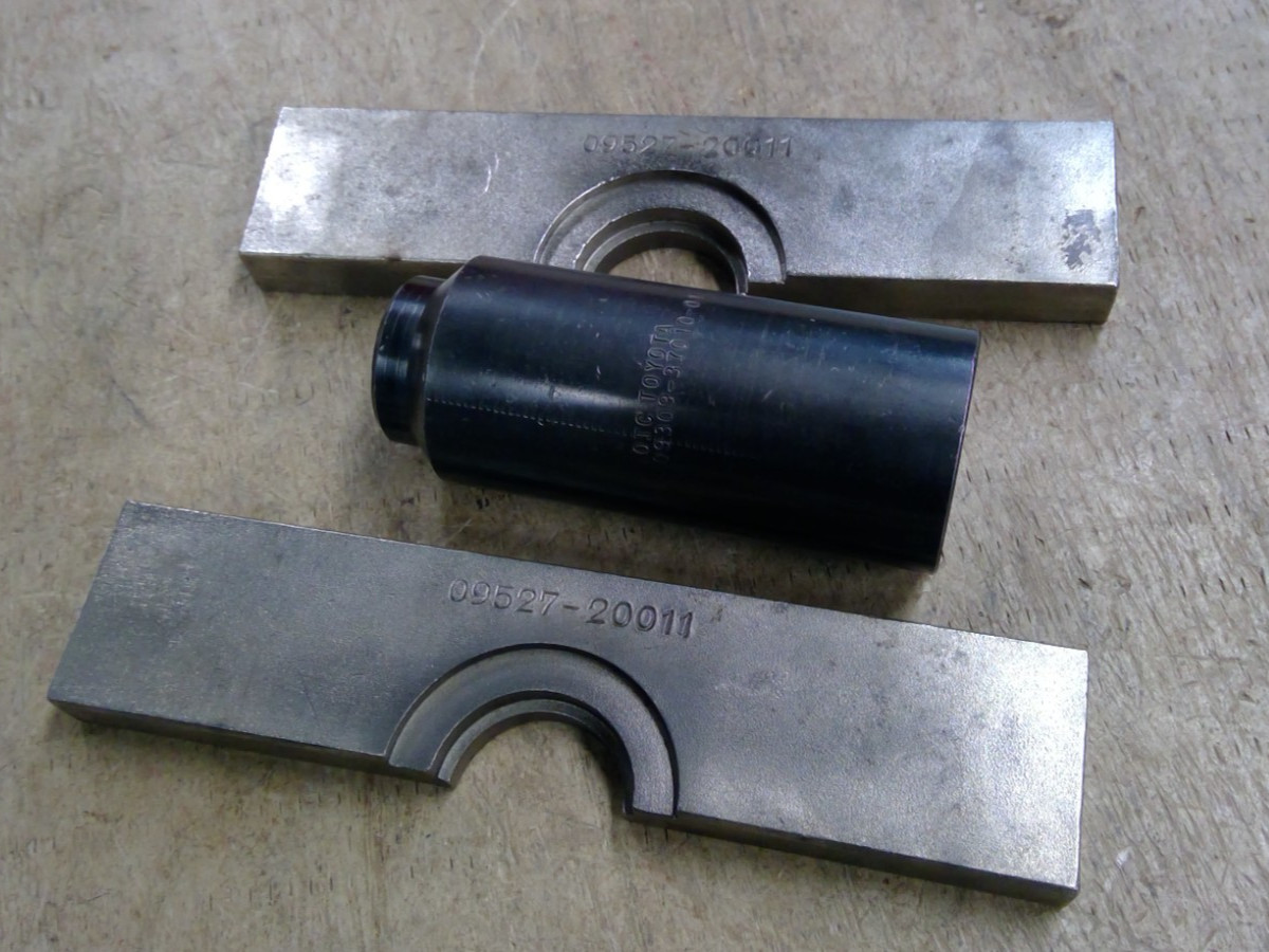 OEM Genuine OTC Toyota 09309-37010-01 & 09527-20011 Bearing Replacement Tools