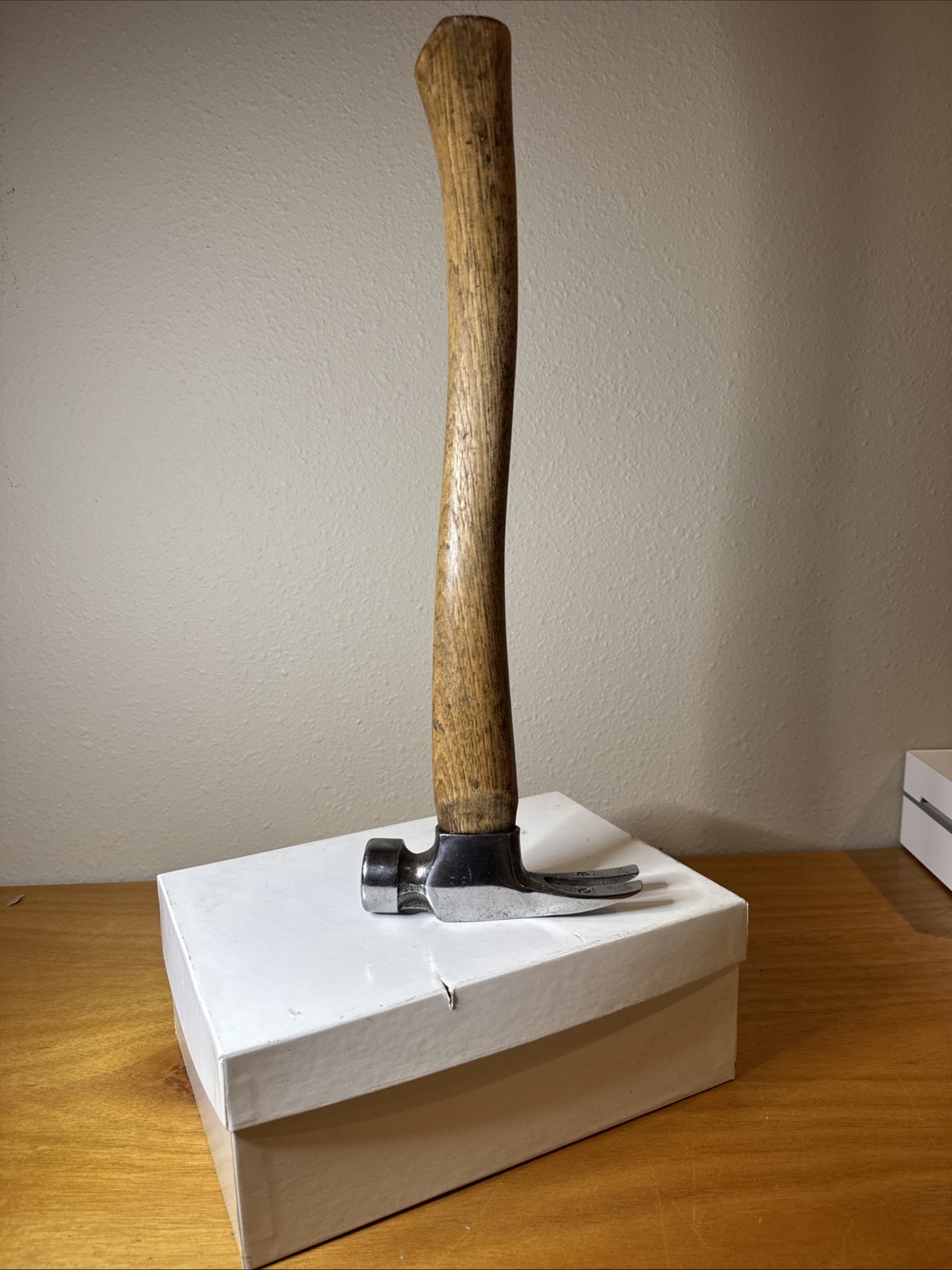 Vintage Hickory Framing Hammer Straight Claw 32 oz 17.5″ Beautiful