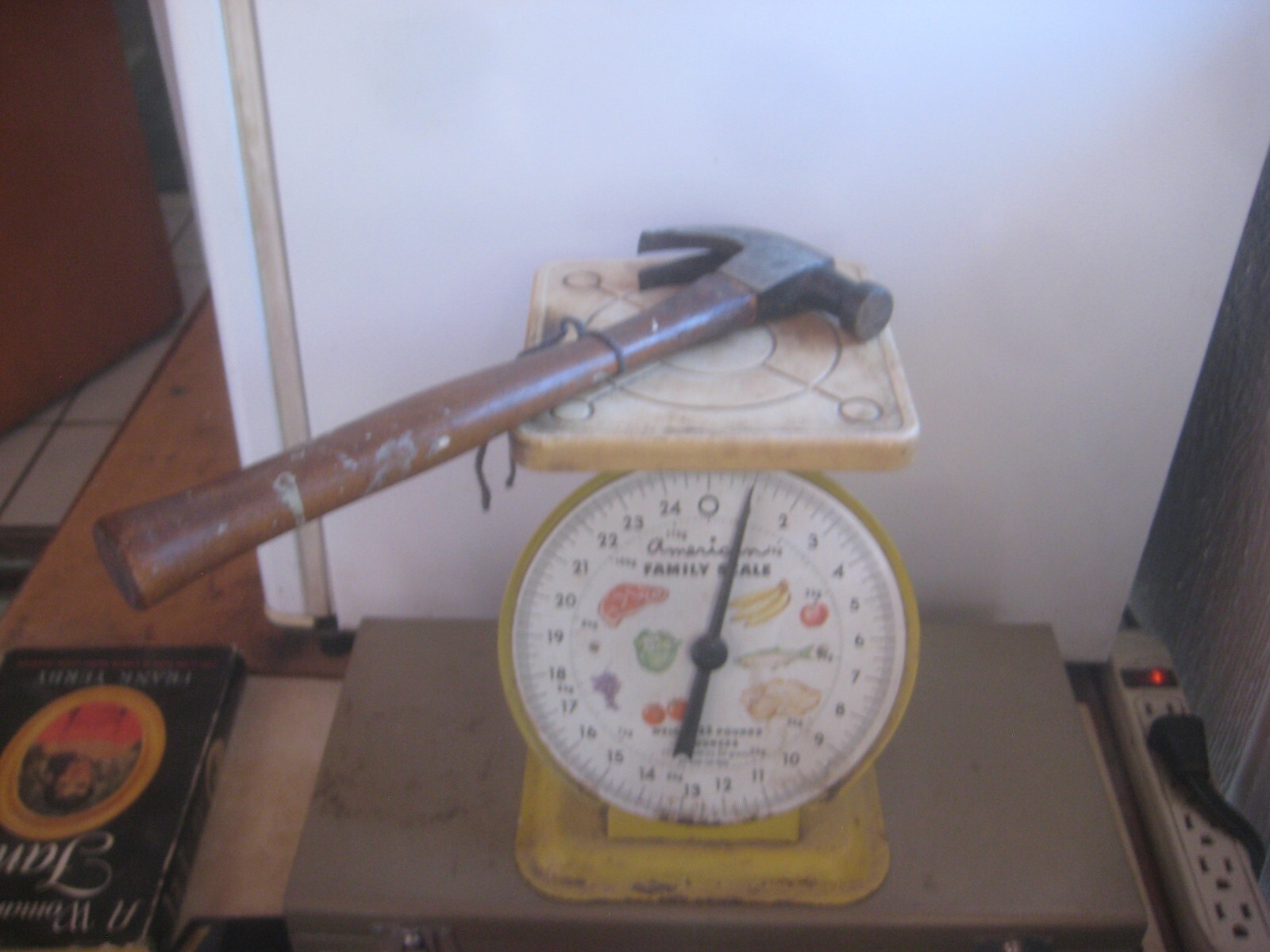 1940s Vintage 10 oz. Head x 12″ Length * DEFENDER * Small Curved Claw Hammer USA