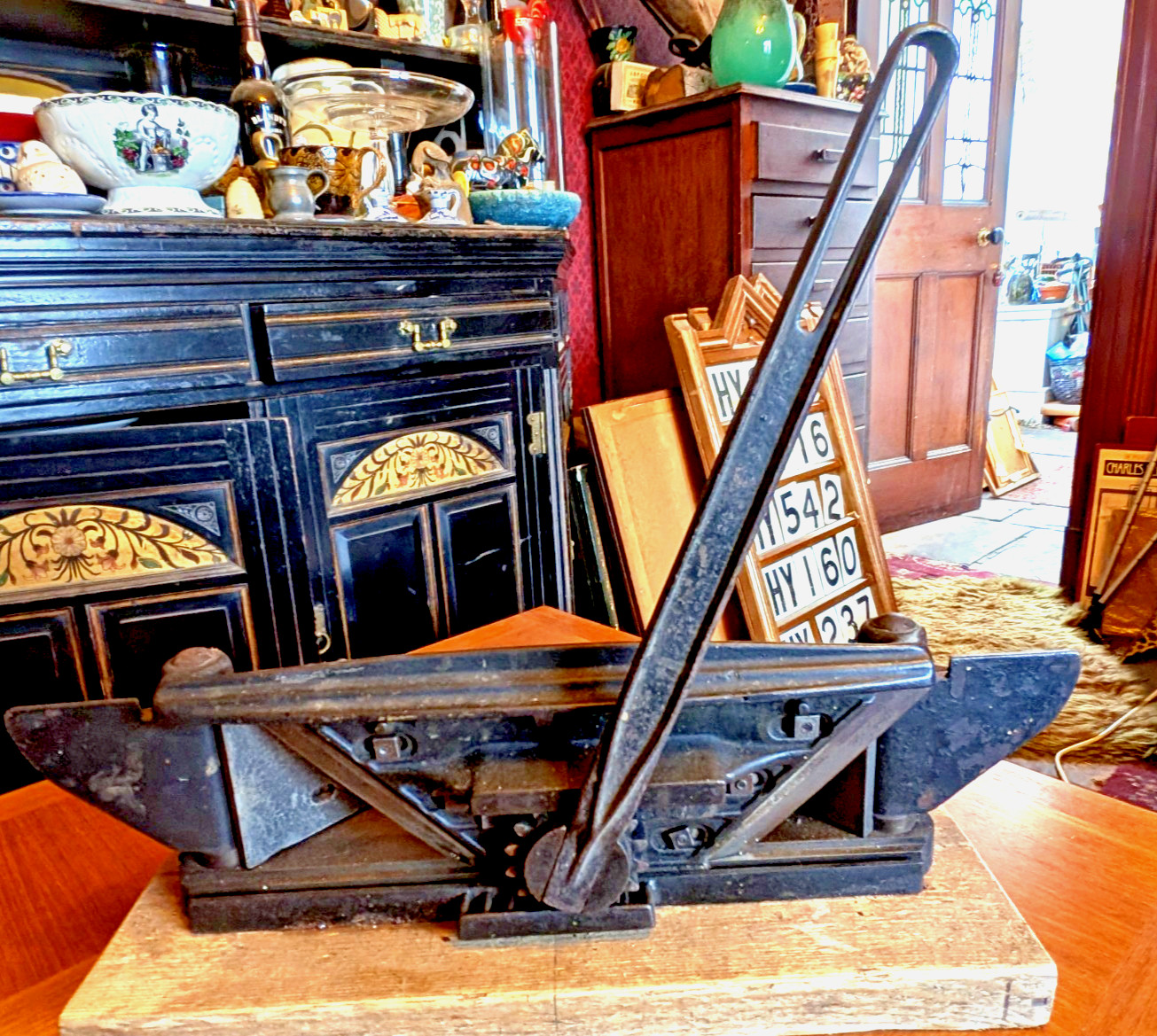 RARE ANTIQUE LION UNIVERSAL TRIMMER N0 4 BRIDEGEPORT USA CONNECTICUT DATED 1900