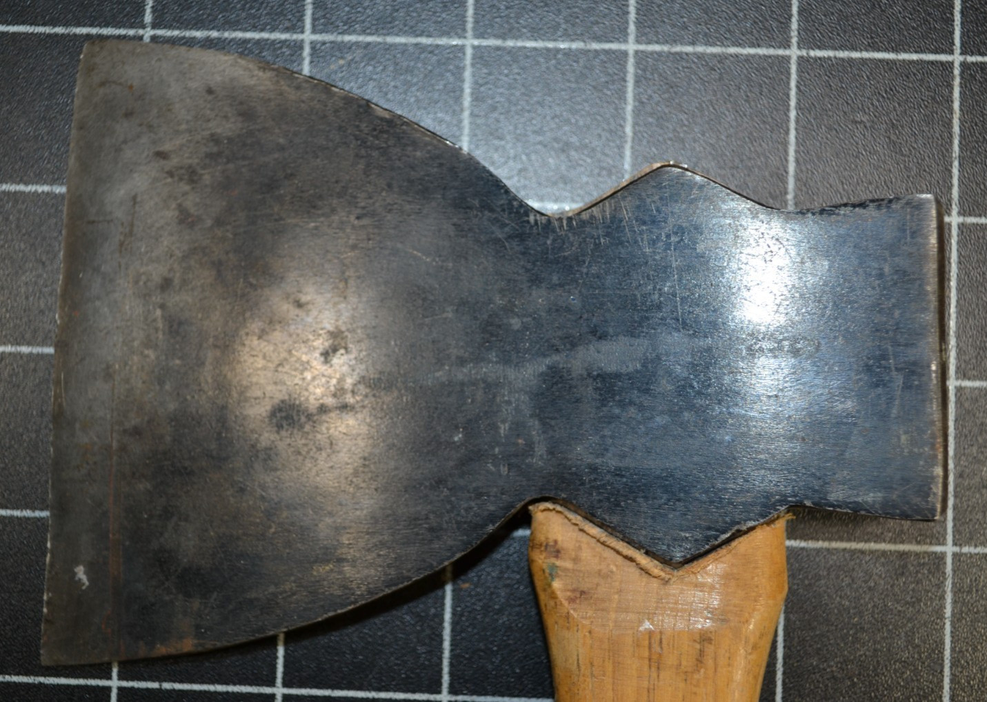 STILETTO – TRUE TEMPER KELLY WORKS – BROAD CAMP HATCHET – ALL ORIGINAL
