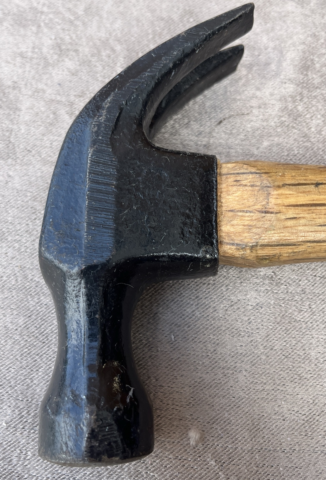 STANLEY Carpenters Claw Hammer Wooden Hickory HandleTool 16oz Mexico Great Con.