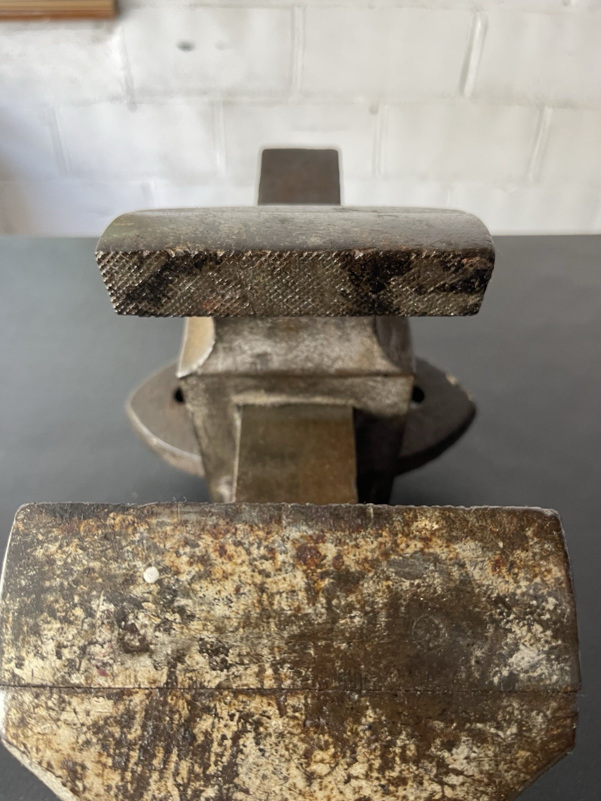 VTG Charles Parker No. 106 Bench Vise 5” jaws 80+ lbs WORKING CONDITION RARE!!