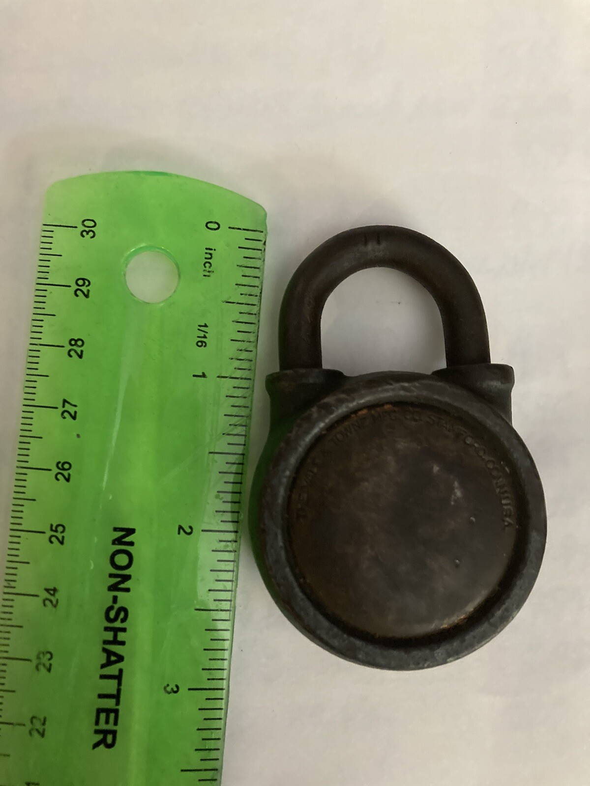 Antique Yale 324 Gate Lock Yale & Towne Cast Iron Padlock Lock No Key USA