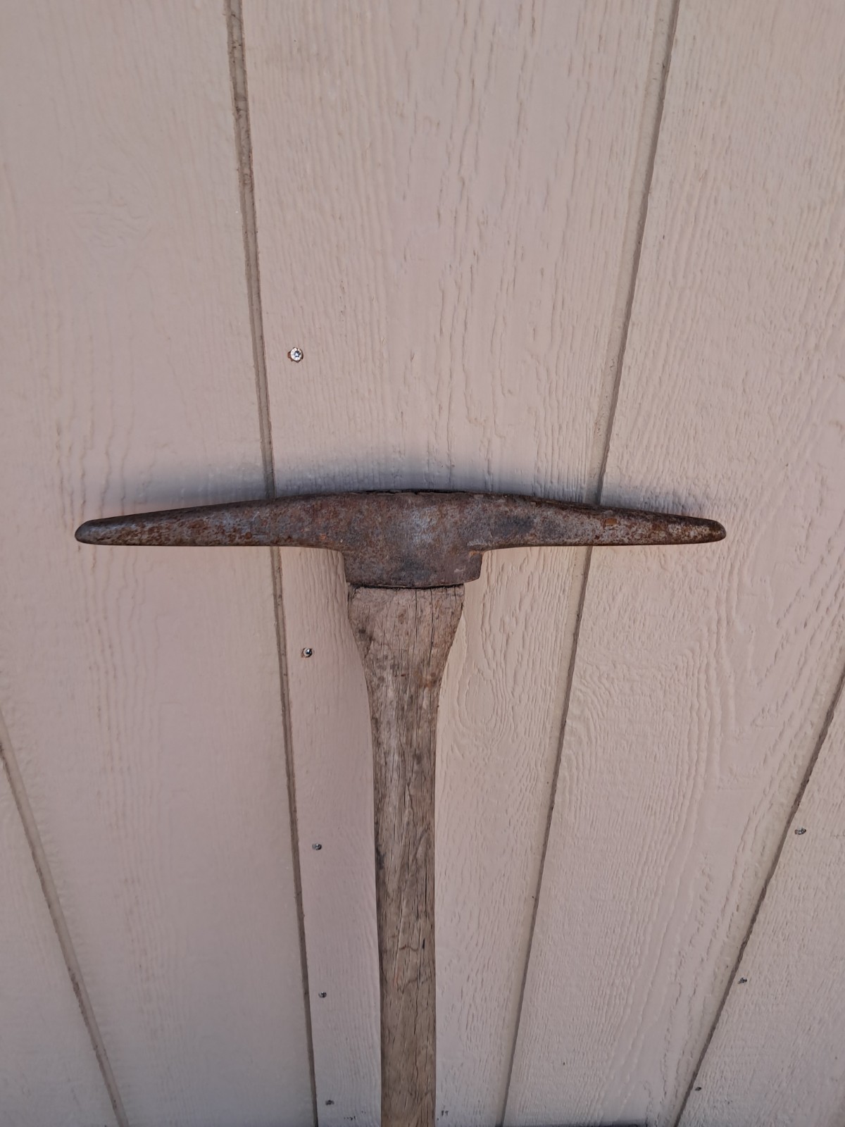 Vintage USA Made Mining Tool Pick Axe With 33″ Handle. Os
