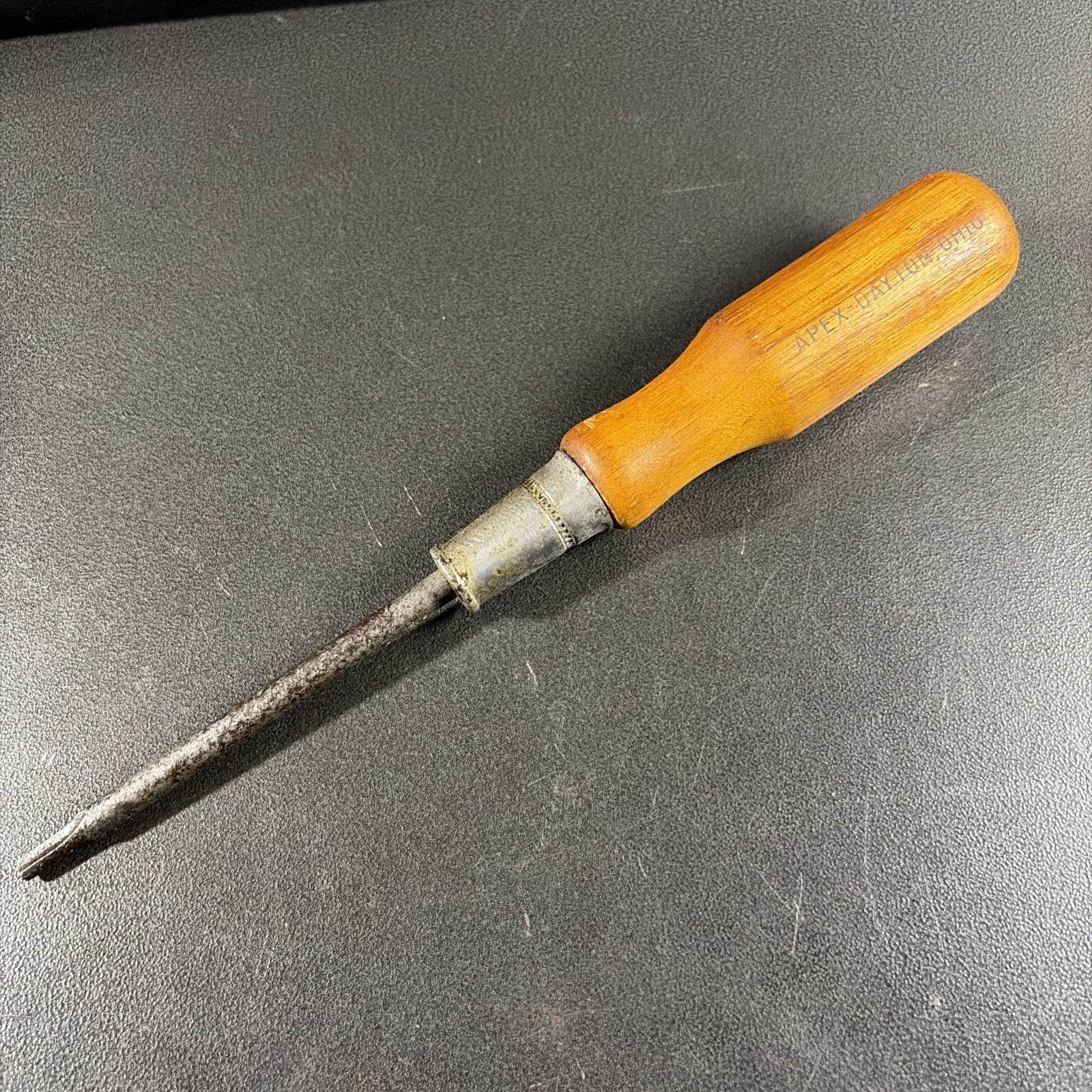 VTG APEX CLUTCH 5/32 SCREWDRIVER TOOL WOODEN HANDLE DAYTON OHIO USA