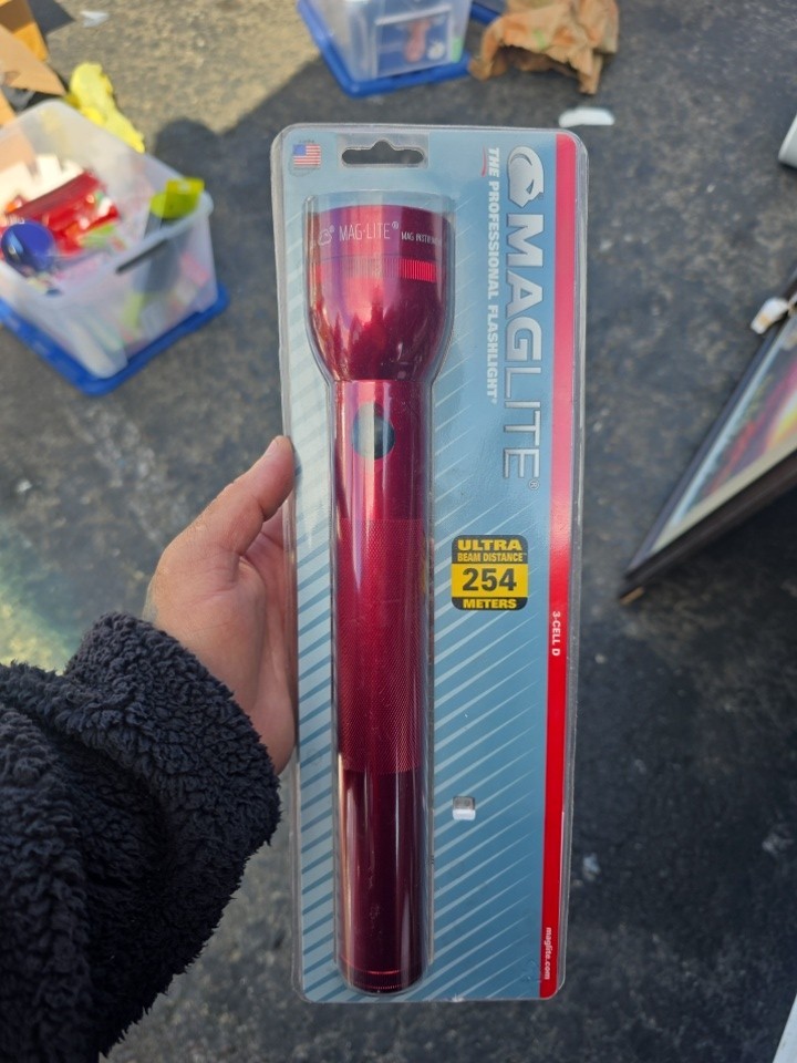 MAG-Lite 3-Cell D Flashlight High Intensity Light Red S3D036