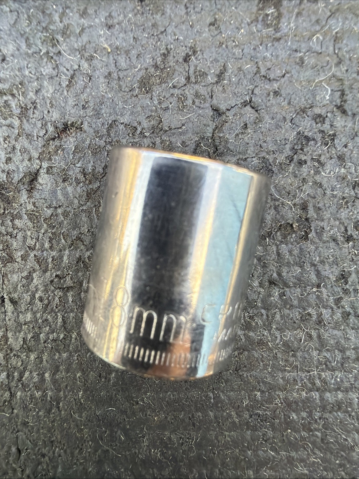 Craftsman 18mm x 3/8″ Drive 6 Point Socket 43579 Inverted G2