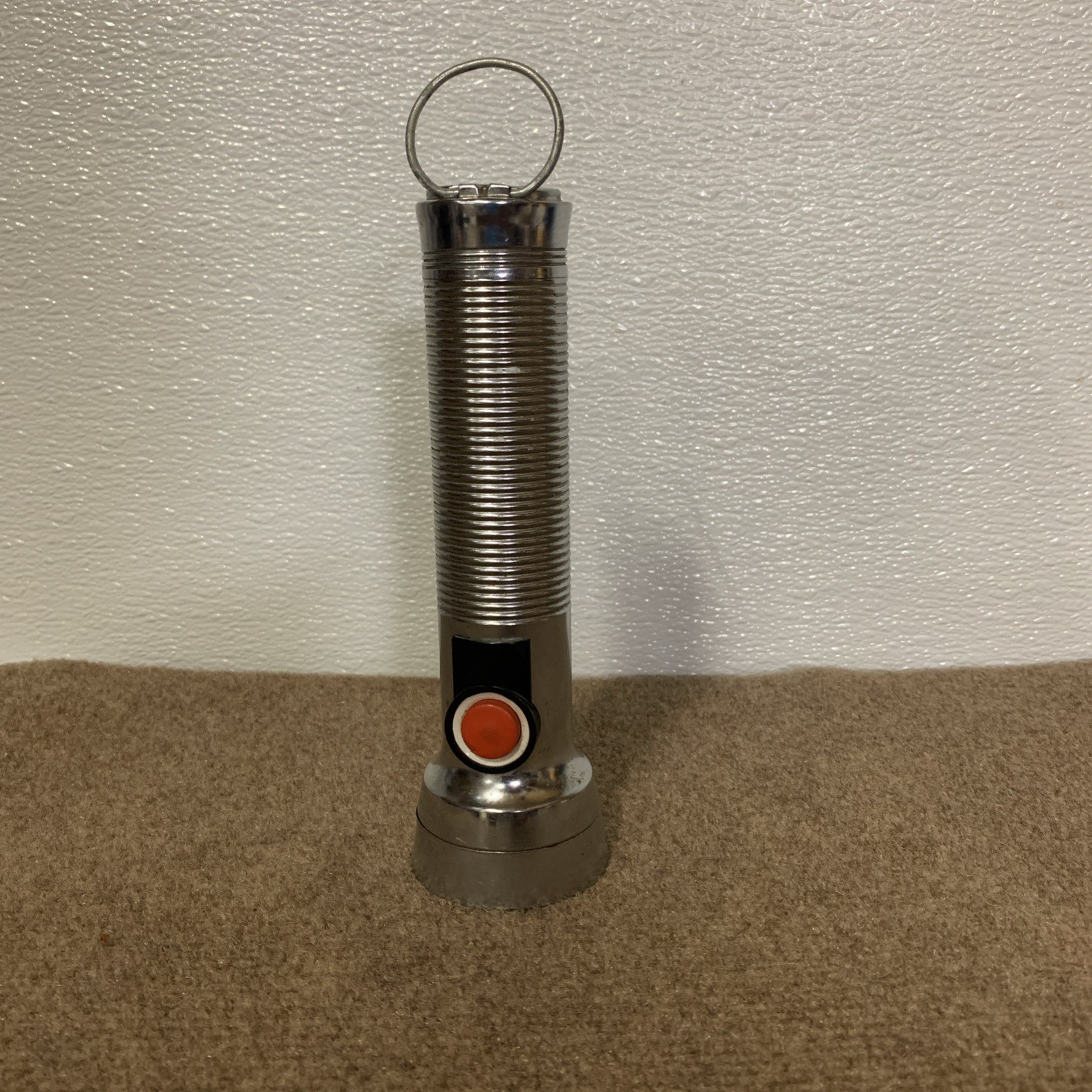 Vintage Eveready Energizer Union Carbide Metal Ribbed Flashlight Works Tested