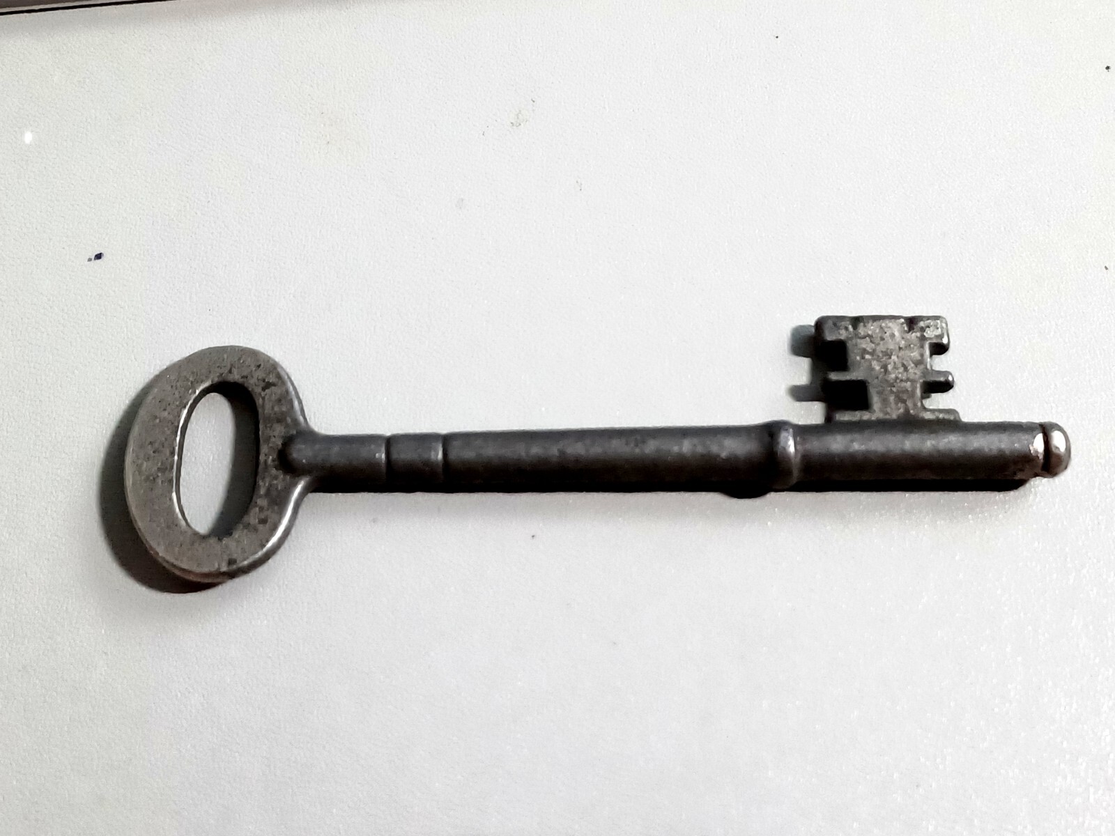 Skeleton Key #11 – Metal, Silver Colored or Nickel Plated – 4” x 1”