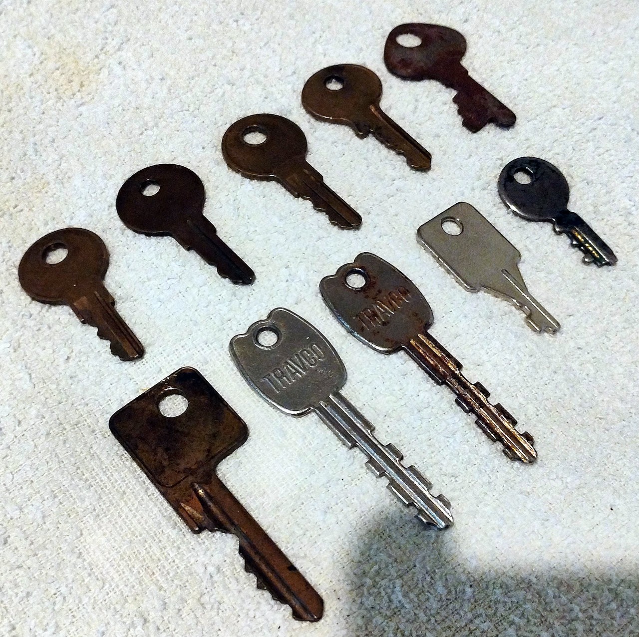 Lot of 9 Assorted Vintage Padlock, Desk, or Locker Keys Mostly No Mfg. Name