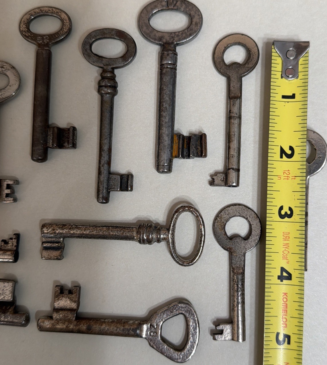 Lot of 12 VTG Skeleton Keys Assorted Sizes Great for Crafts Farmhouse Steampunk
