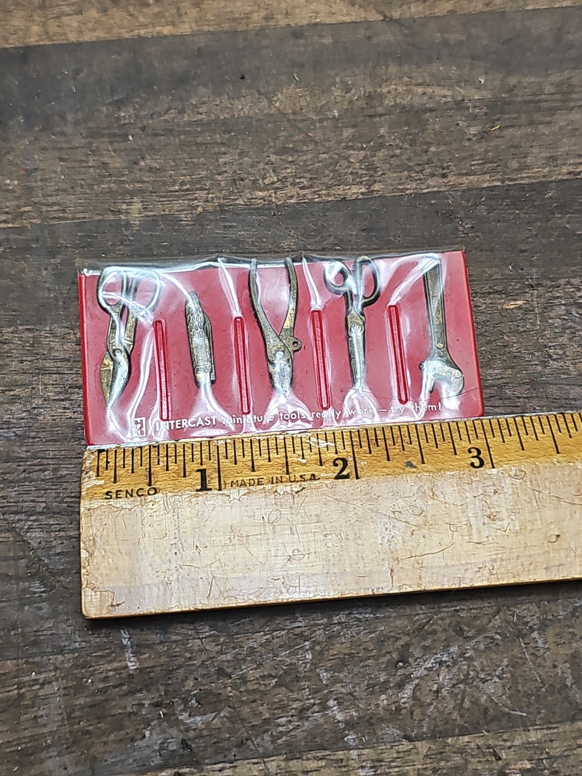 A106 Vintage 1960s Intercast Set of 5 Miniature Metal Tools in Original Case