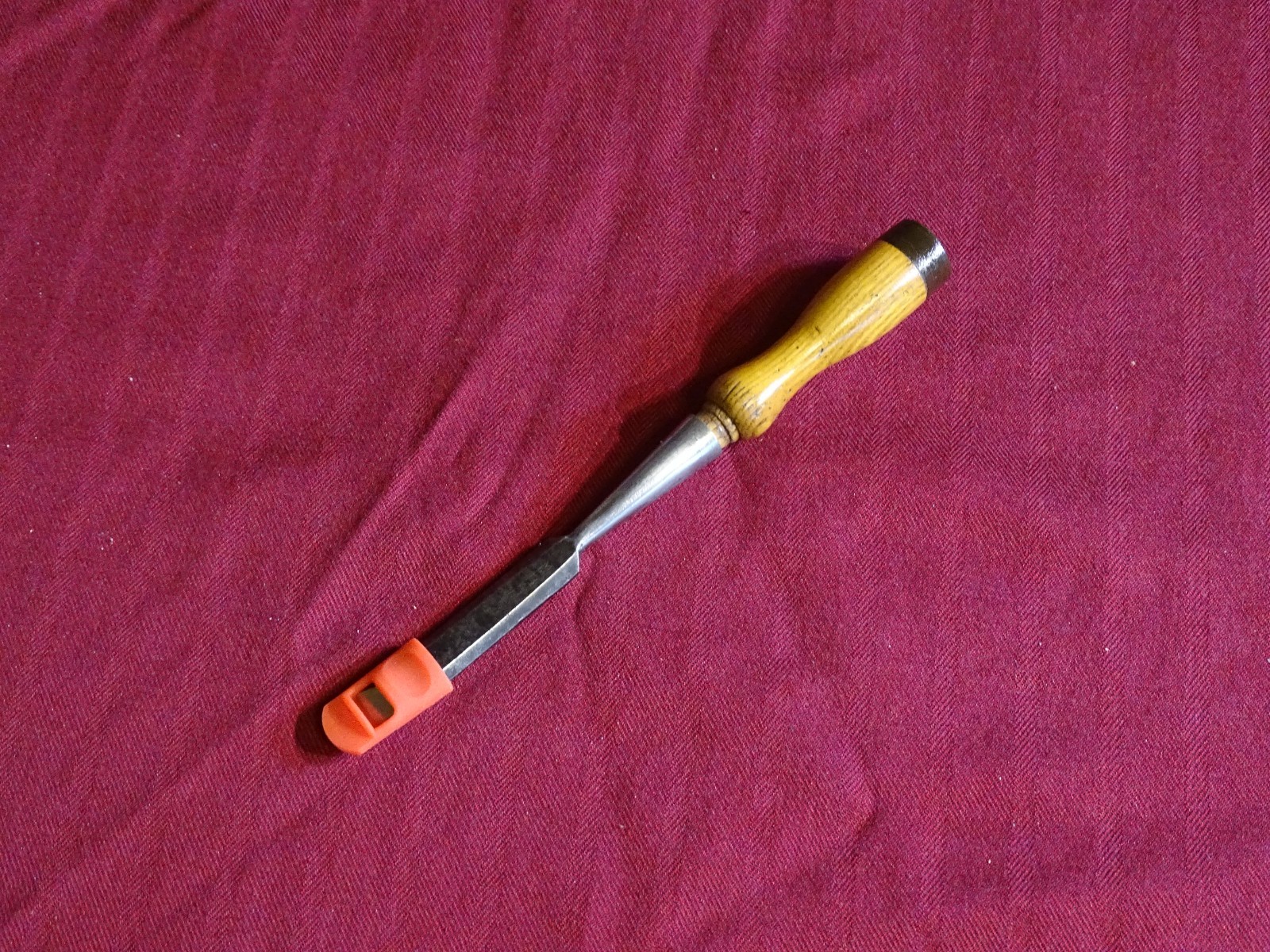 Greenlee, Rockford IL 5/8″ BE Socket Paring Chisel Leather Capped Proper Handle