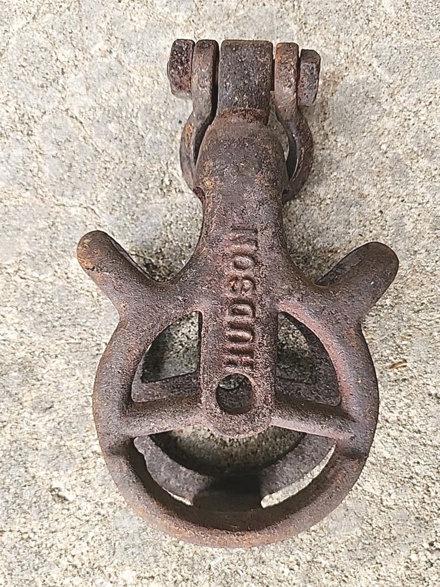 Antique Vintage Cast Iron Barn Pulley Frame – Hudson Mfg Co – MALL 823