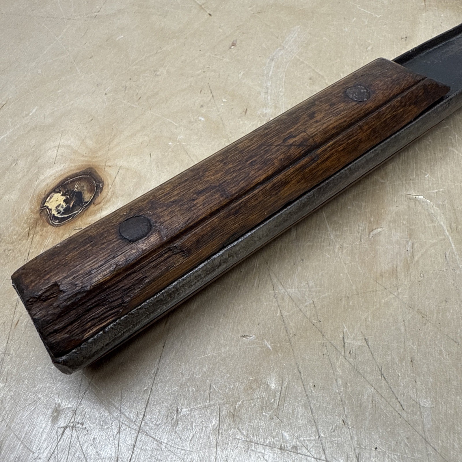 Vintage Unmarked Hatchet Nail Puller Wood Steel Shank Wood Grips 2lb 2.2oz USA