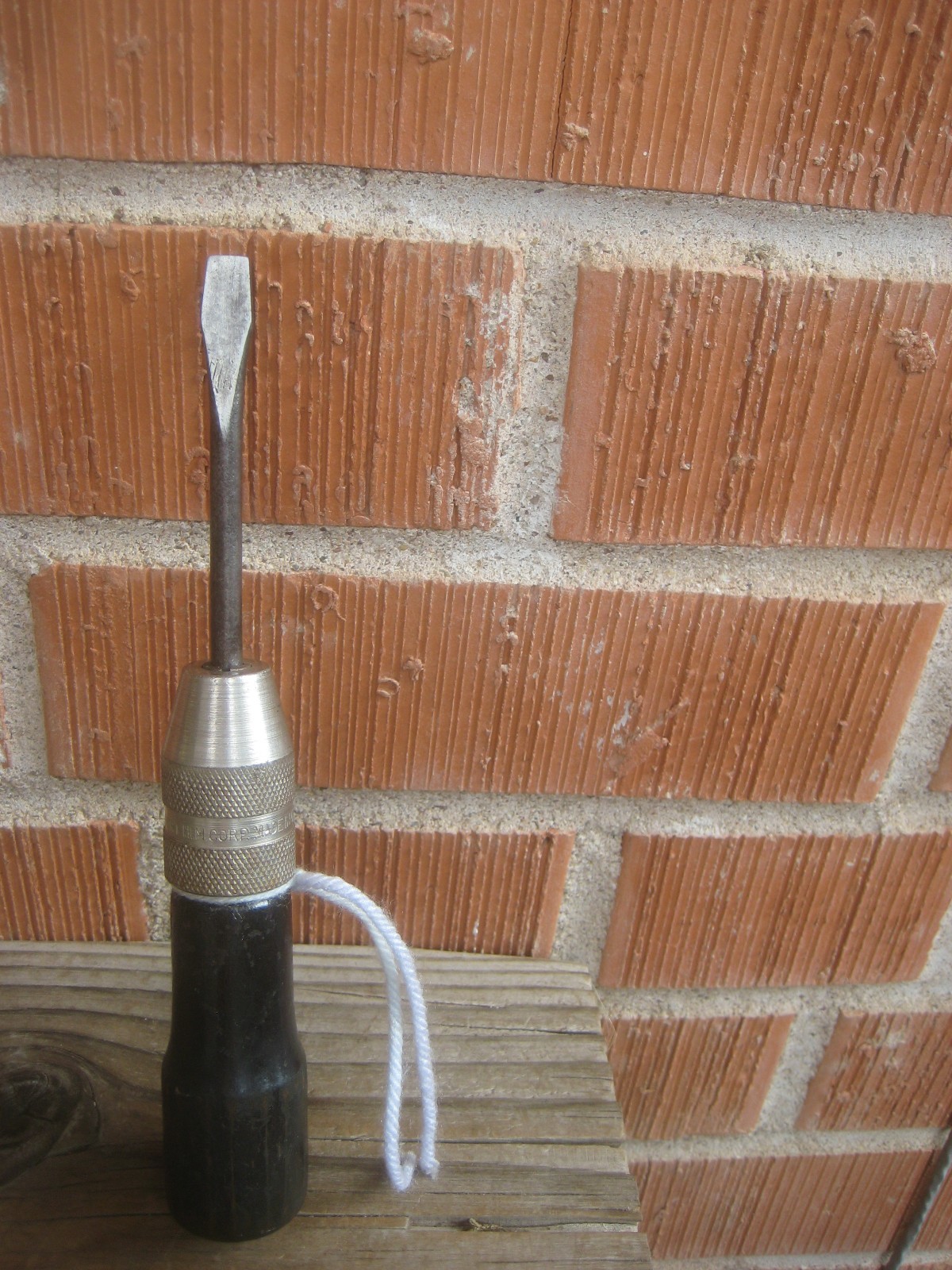 Vintage 5/16″ Tip x 3″ Steel * BRIDGEPORT * Detachable Slotted Screwdriver USA