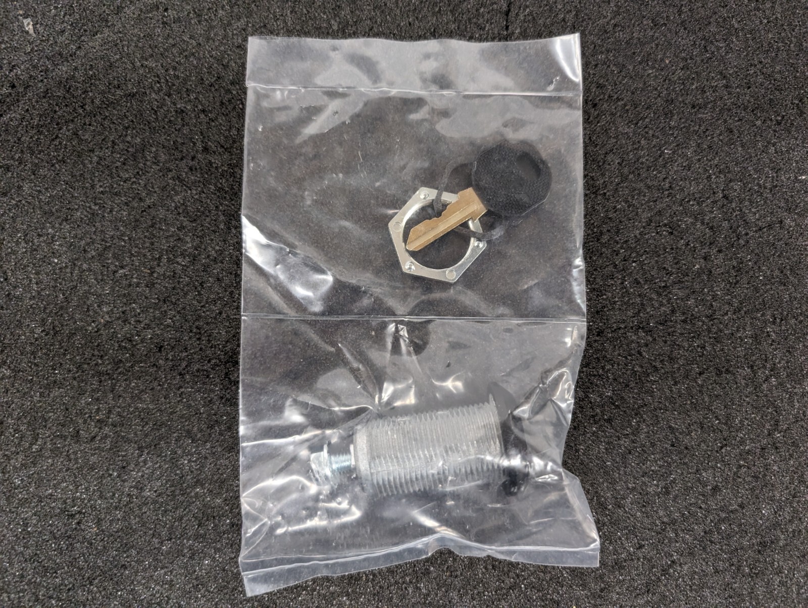New, Emka Inc, 1048-U22-IP66, QUARTER TURN, LOCKING- KEYED 333, IP66, ZINC