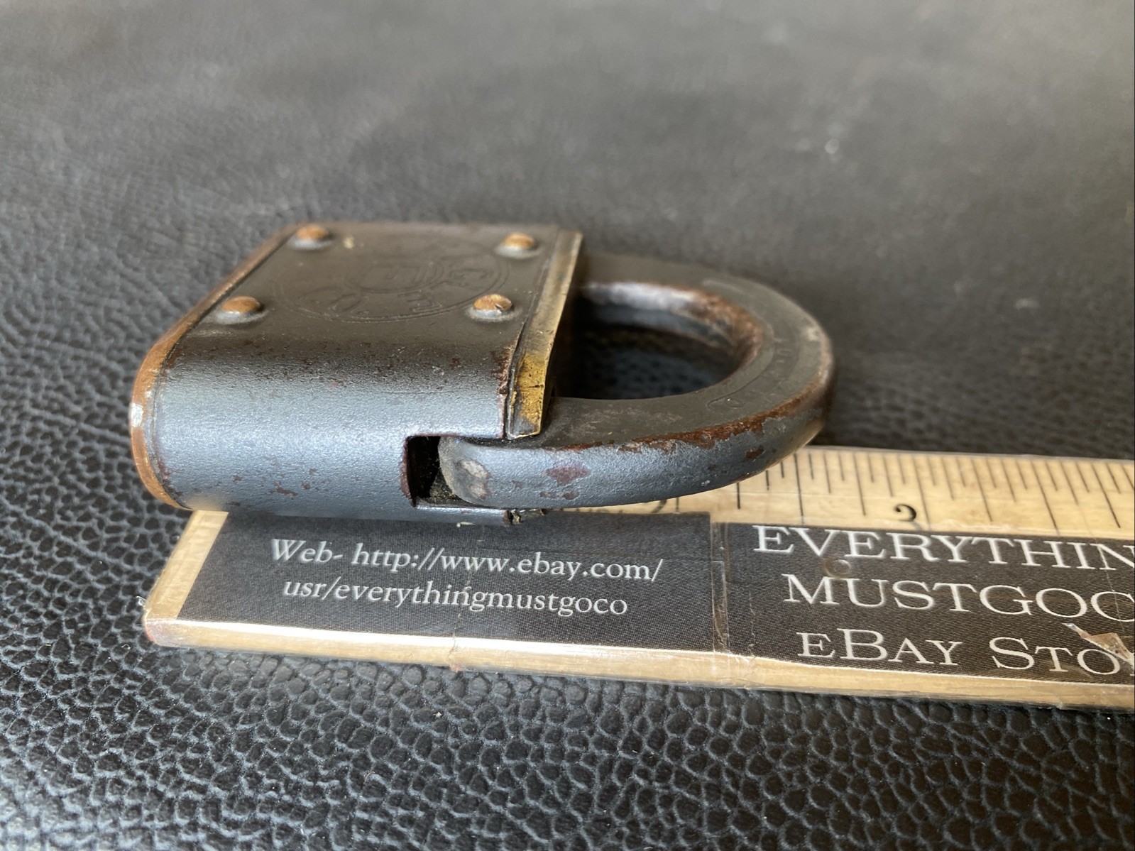 2 EAGLE LOCK CO E LOGO STEEL & BRASS CAPS PADLOCK ANTIQUE SWING ARM LOCKS NO KEY