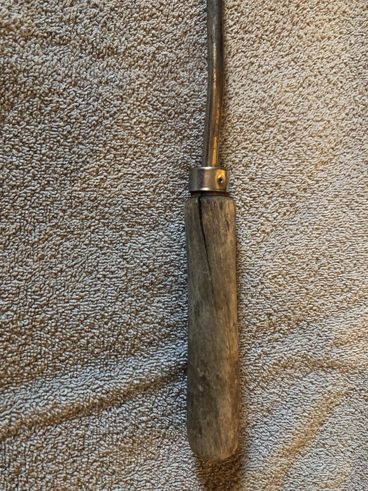 OLD STAPLE PULLER