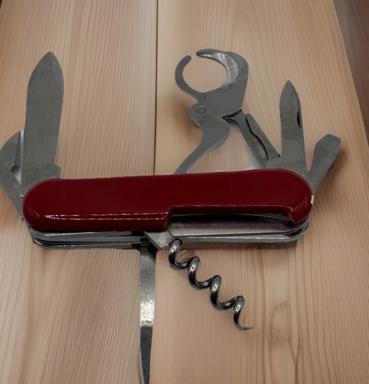 Wenger Cigar Cutter N/S Red 85mm Swiss Army Knife Discontinued Victorinox 84mm