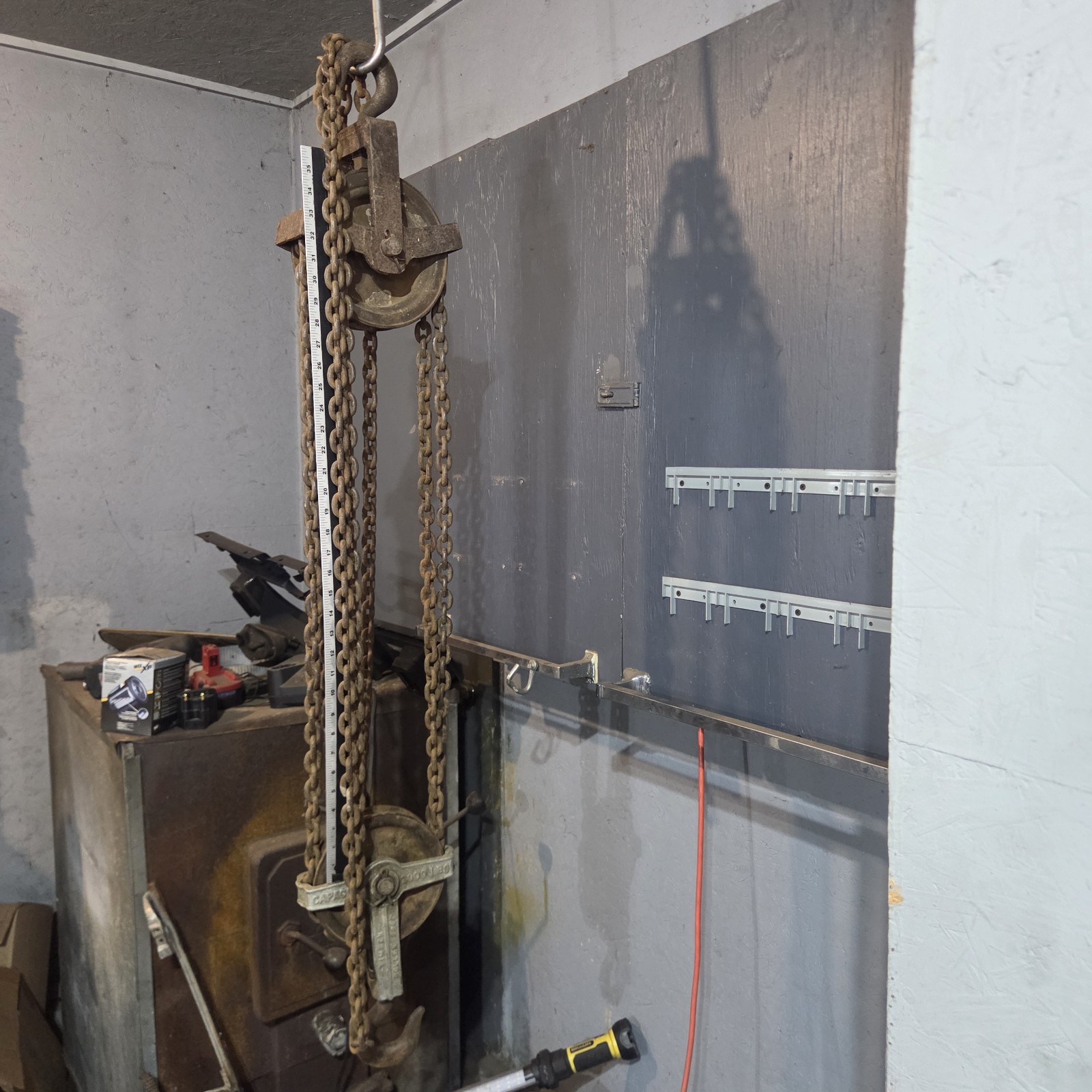 Industrial 1 Ton Chain Hoist Block Tackle Barn Garage Wall Decor H2000 H2001