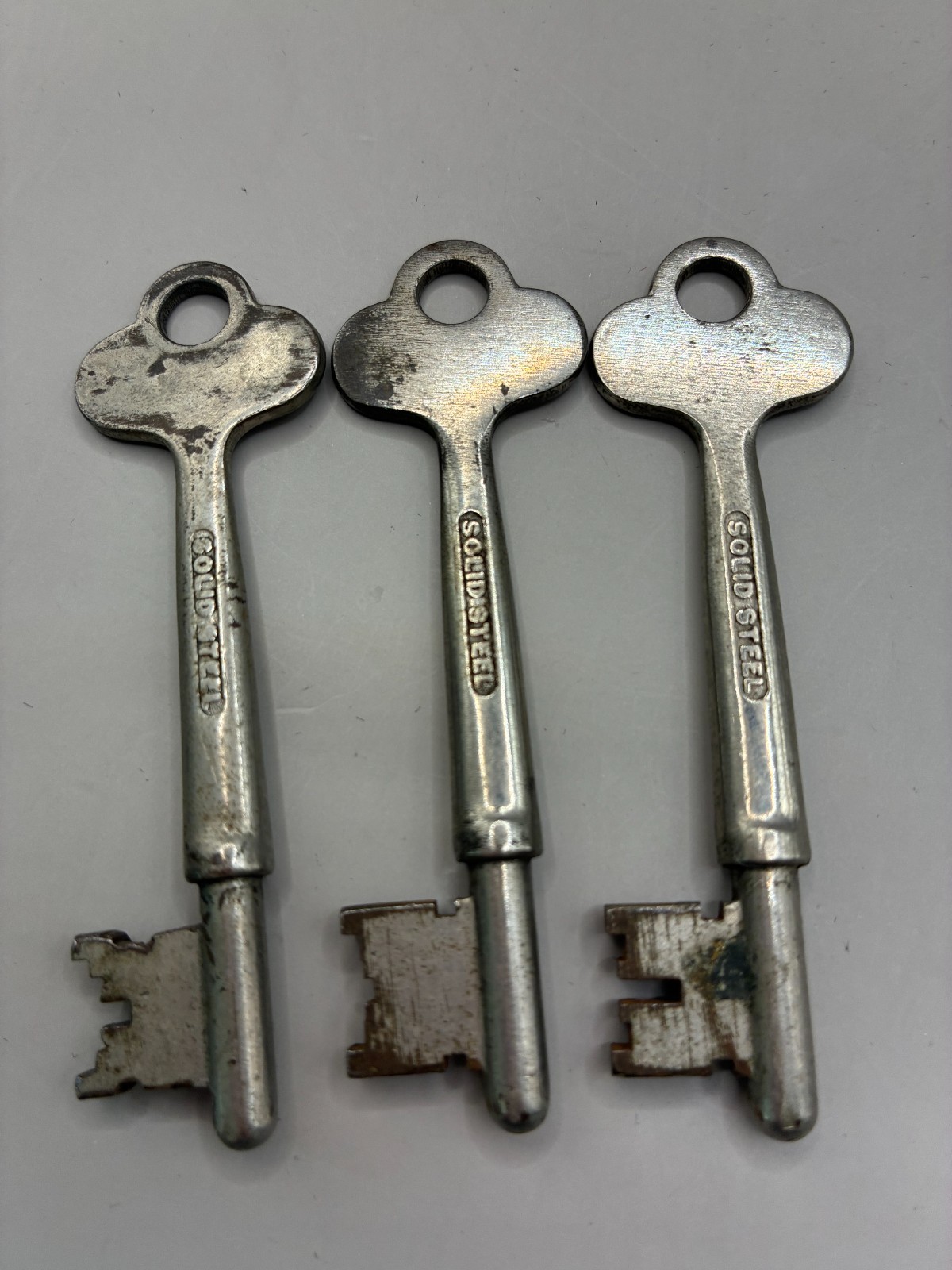 3 Vintage YALE & TOWNE Clover Top SKELETON KEYS Solid Steel 5A 216, 2C 223 2C217